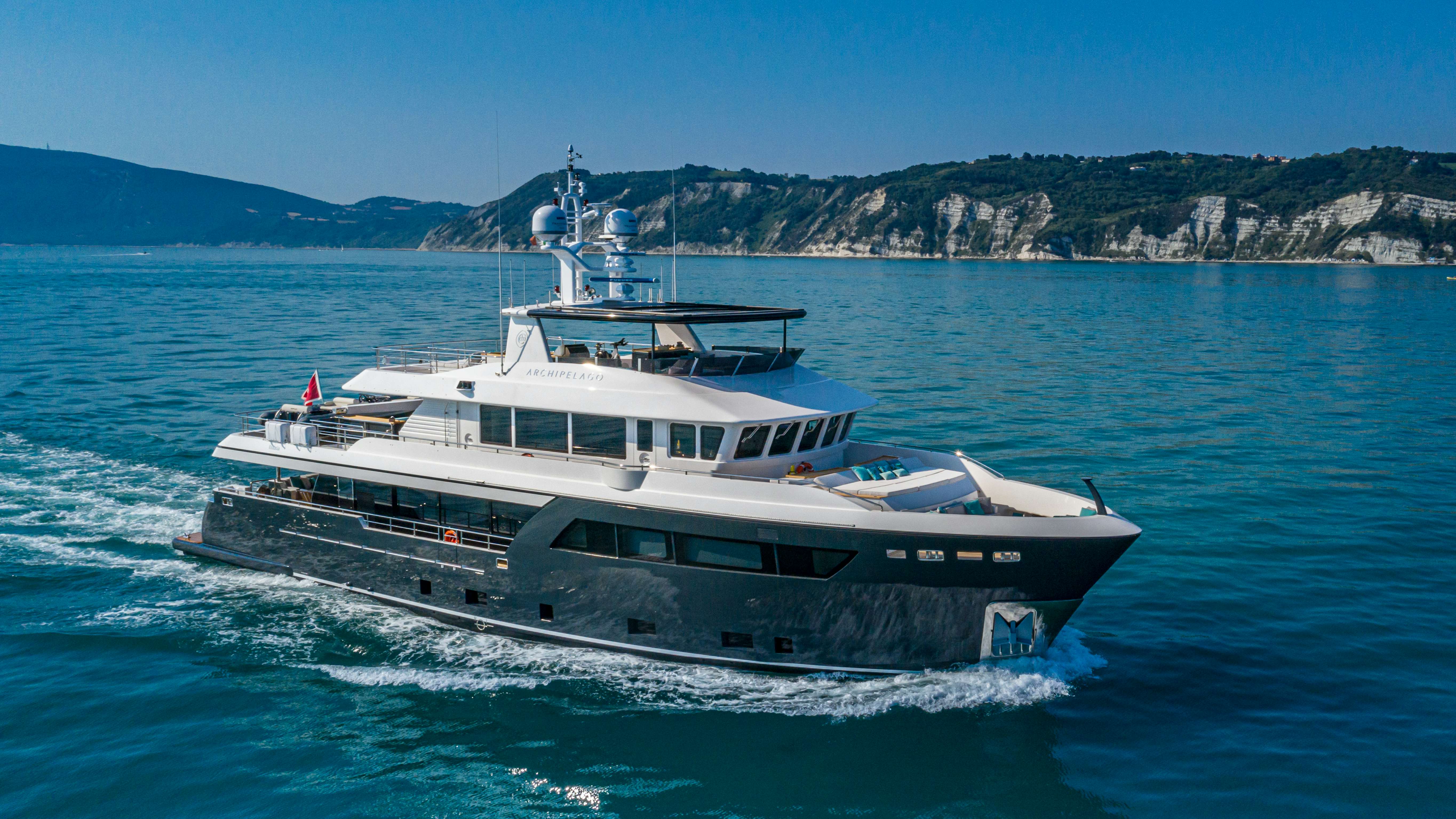 Superyacht Darwin cruising on turquoise waters